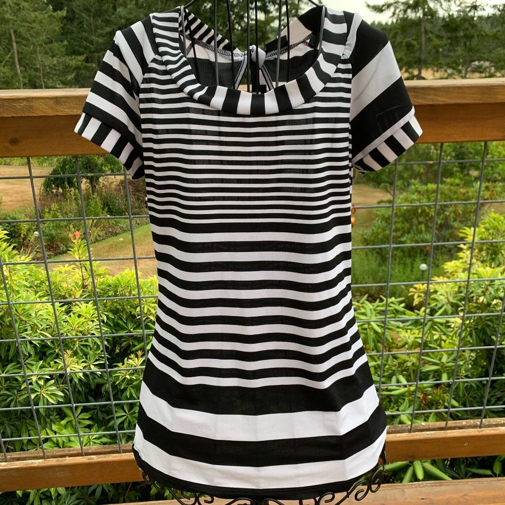 Vanity Ladies size Medium Black & White Striped Blouse with Back Tie